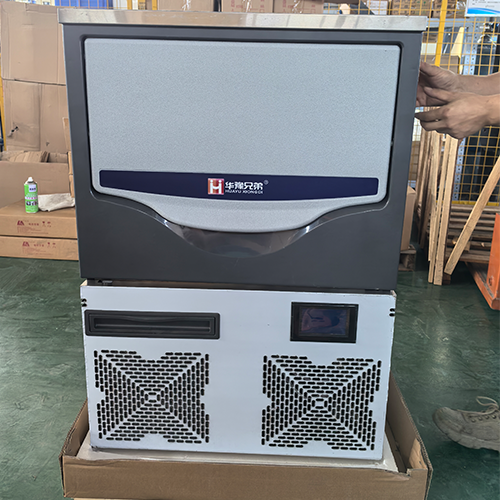 100公斤实验室制冰机发往湖南某高校